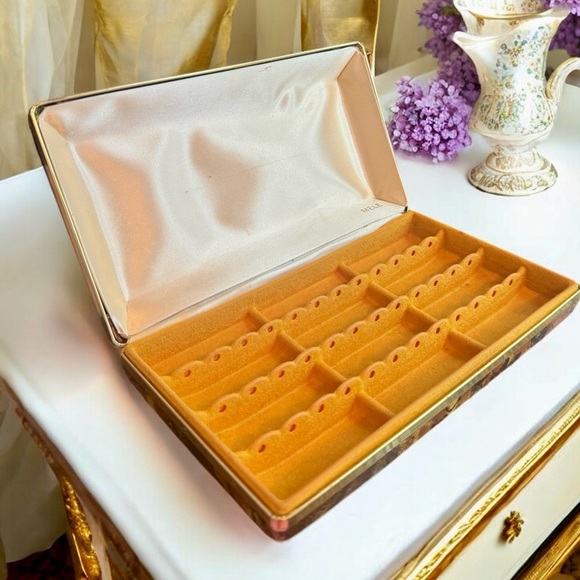 Vintage Mele Earring Hard Clam Shell Box, Brown & Gold Tortoise Shell - Picture 1 of 7